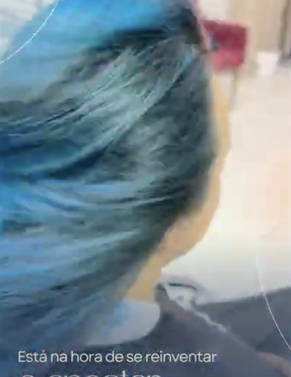 Está na hora de se reinventar e apostar nas cores! Está na hora de se reinventar e apostar nas cores! Transforme seu visual com cabelos coloridos e mostre toda a sua personalidade.
