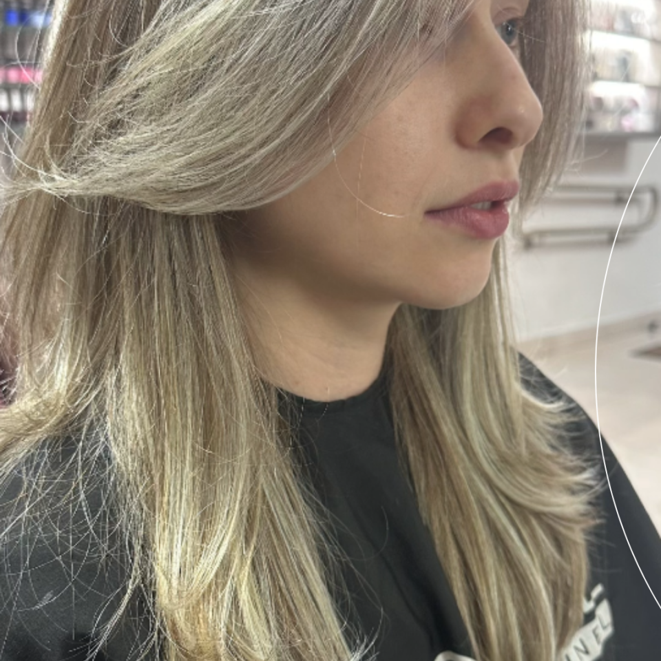 Cabelo novo, energia renovada. Encerrar o ano com leveza e brilho é mais do que um gesto estético. É um ritual de renovação.