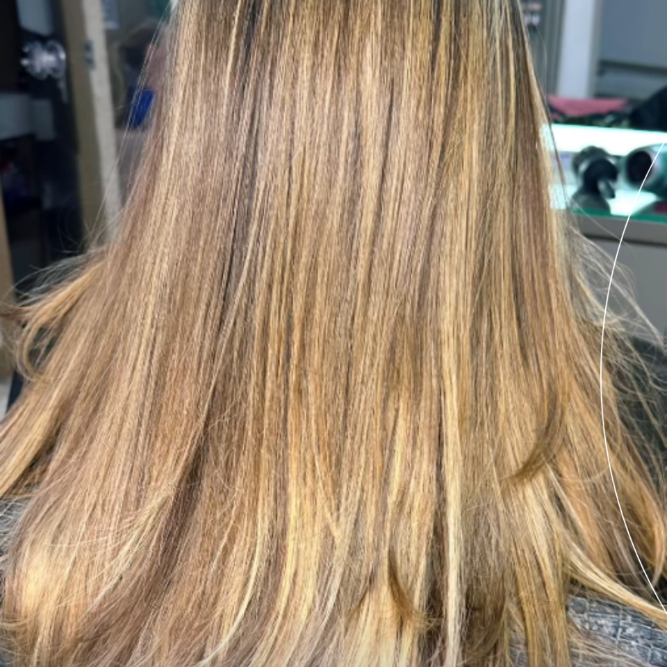 Mechas + iluminação. Iluminação estratégica para realçar movimento e profundidade! A junção perfeita entre técnica e leveza! Cabelo Luminoso